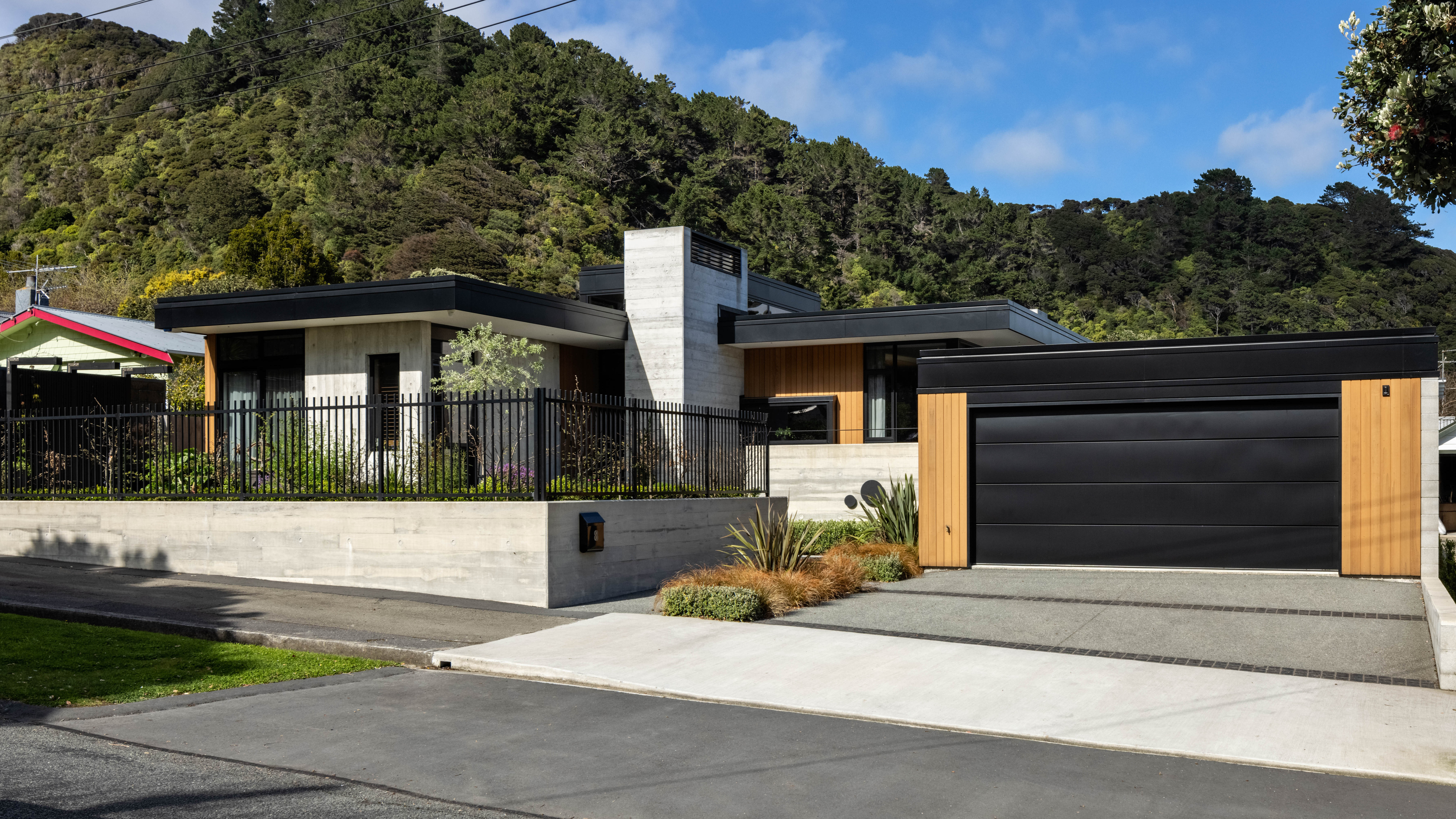 Matipo House_Front Elevation_Simon Devitt 02.jp