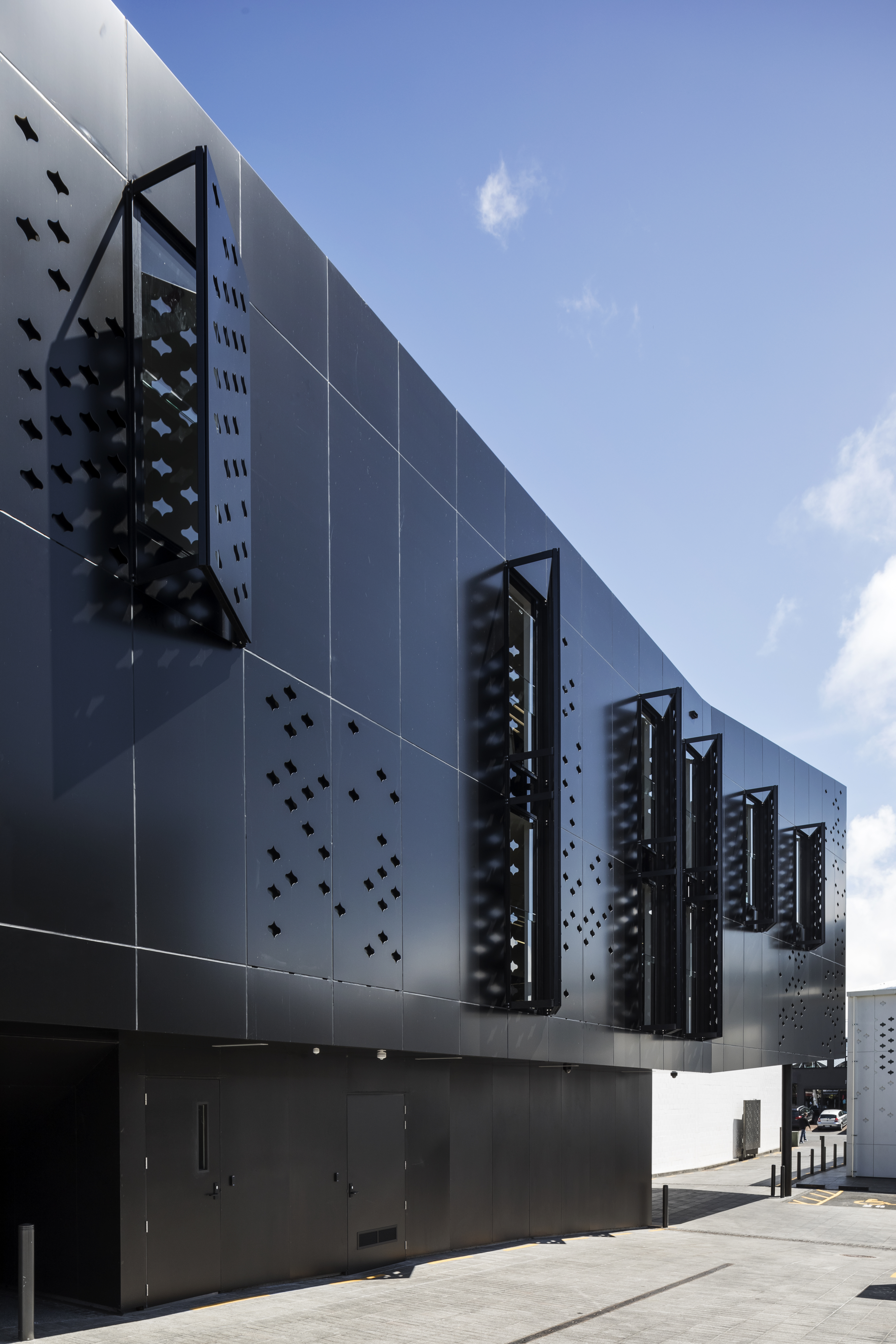 Mackelvie Precinct_Through Lane_7 of 7.jpg