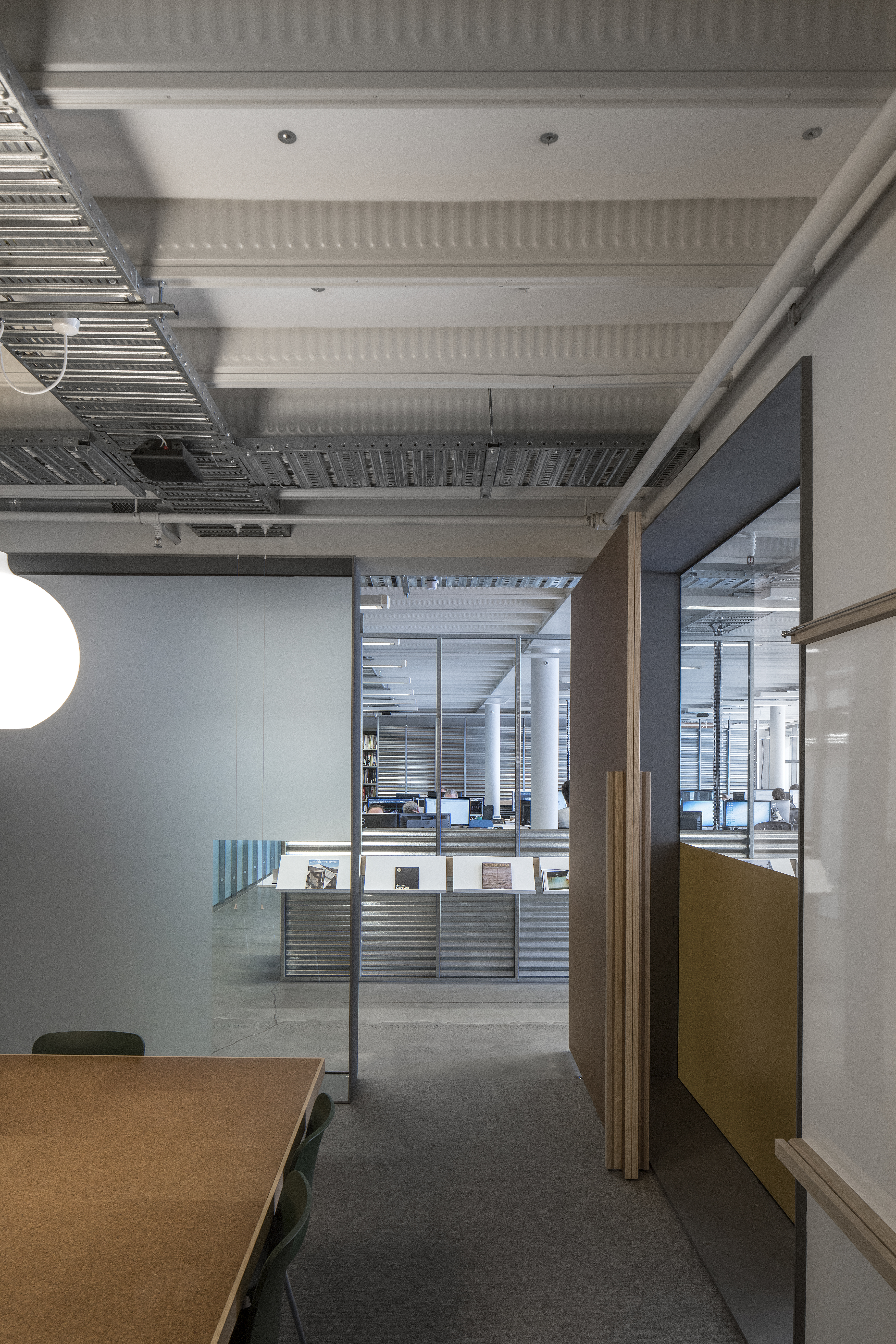 architectureplus-office-fitout-meeting-room-7of9