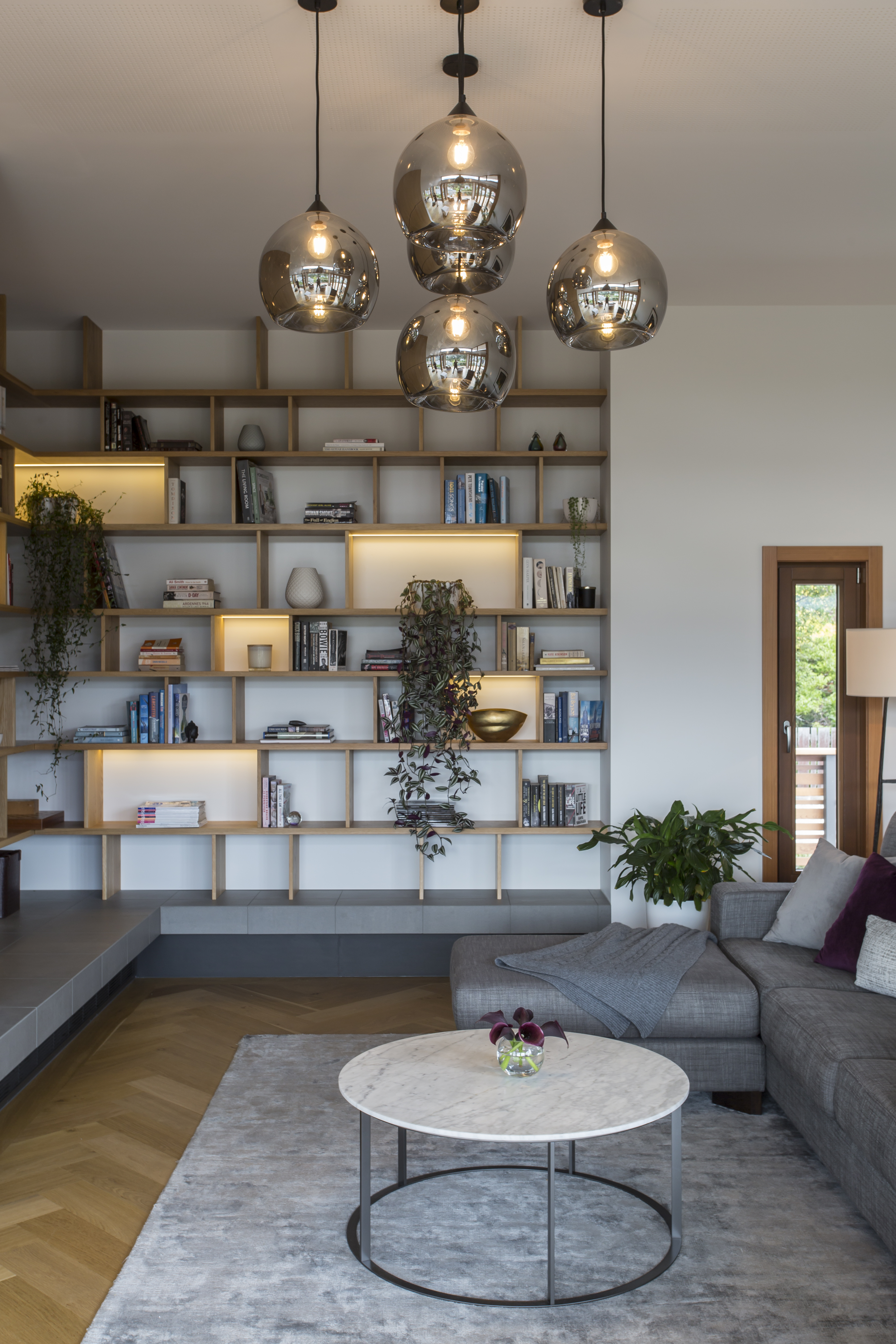 brownville-crescent-lounge-detail-3-of-10