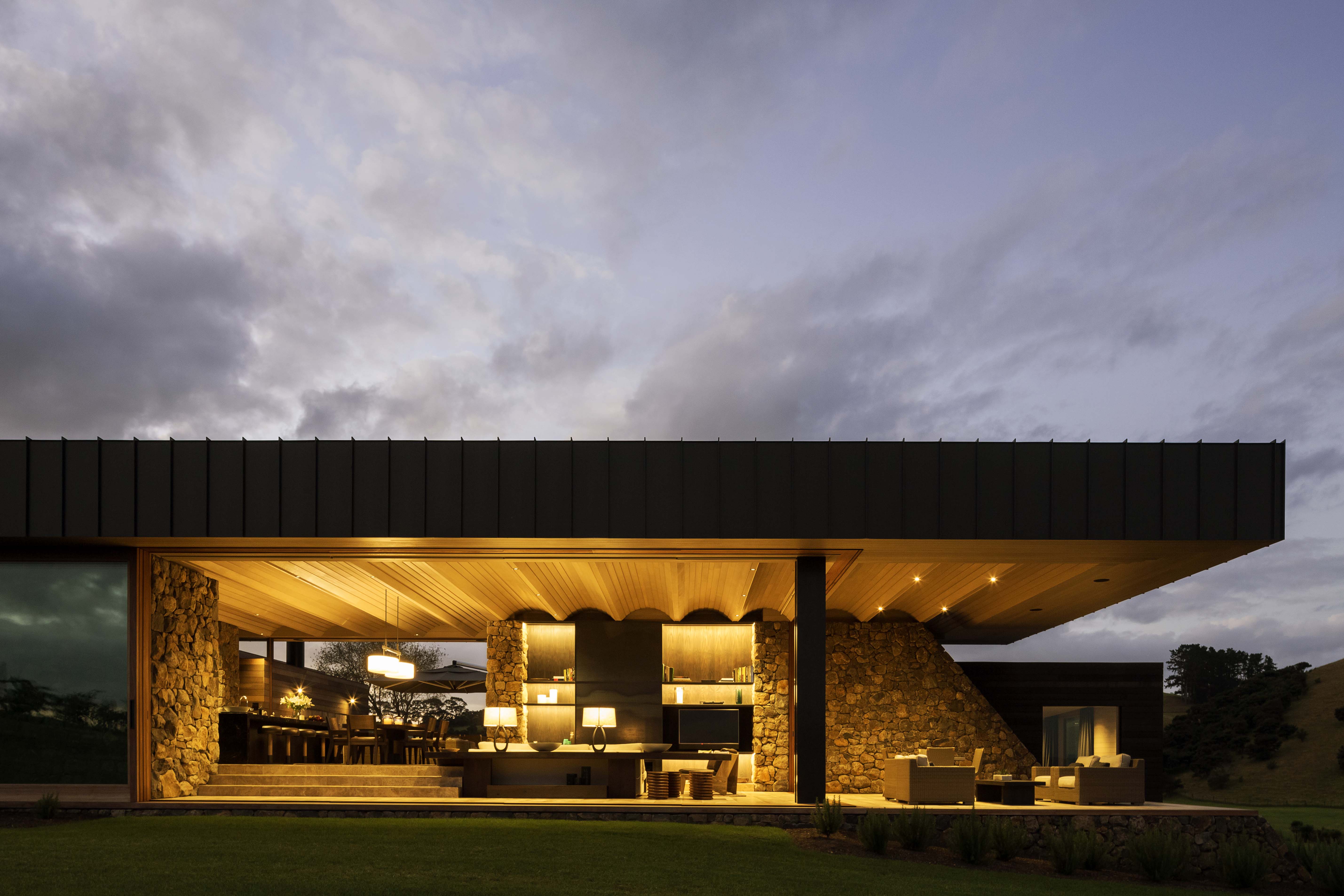 The Landing - Vineyard House