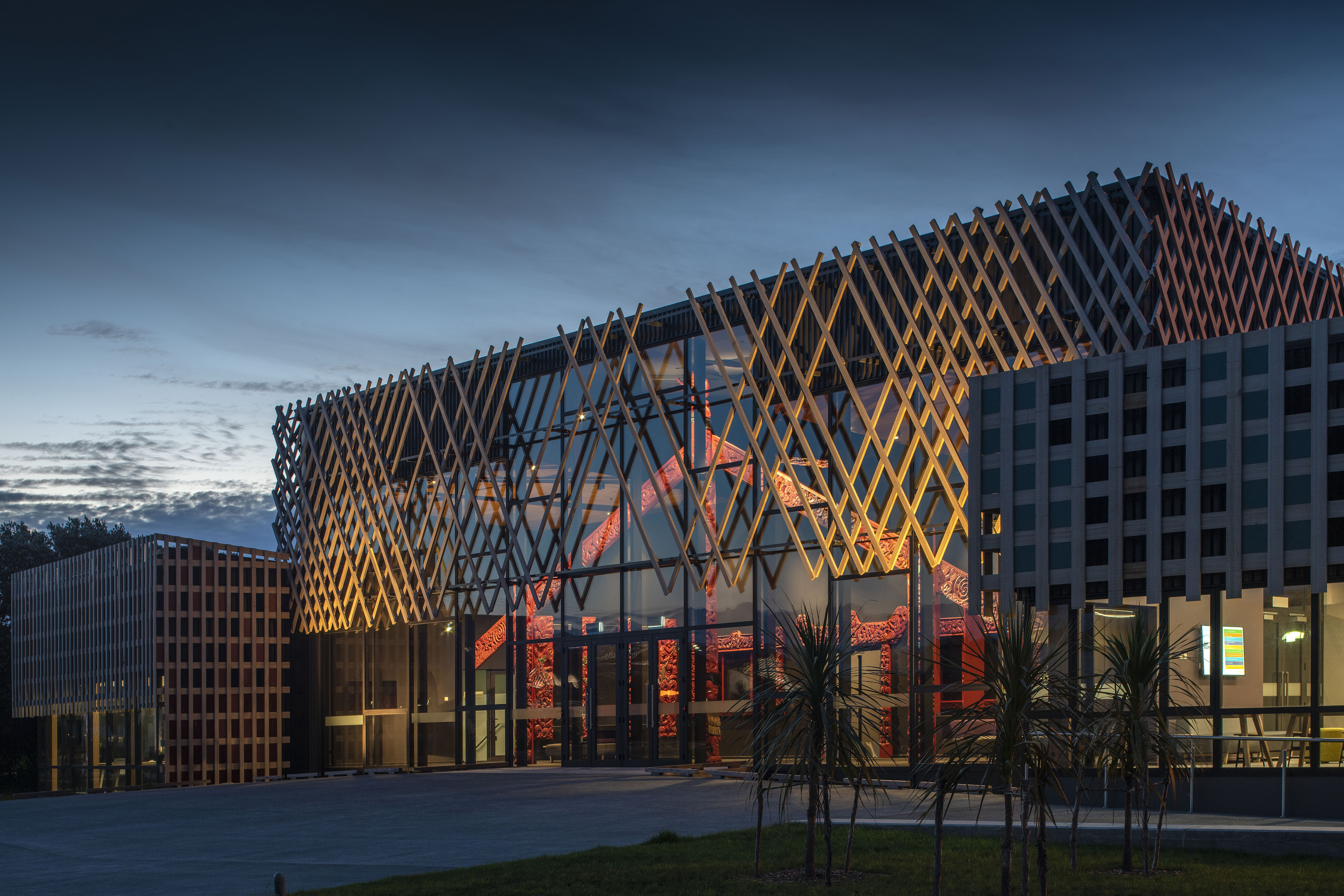 Te Ara a Tāwhaki_Evening shot with carvings_5 of 10