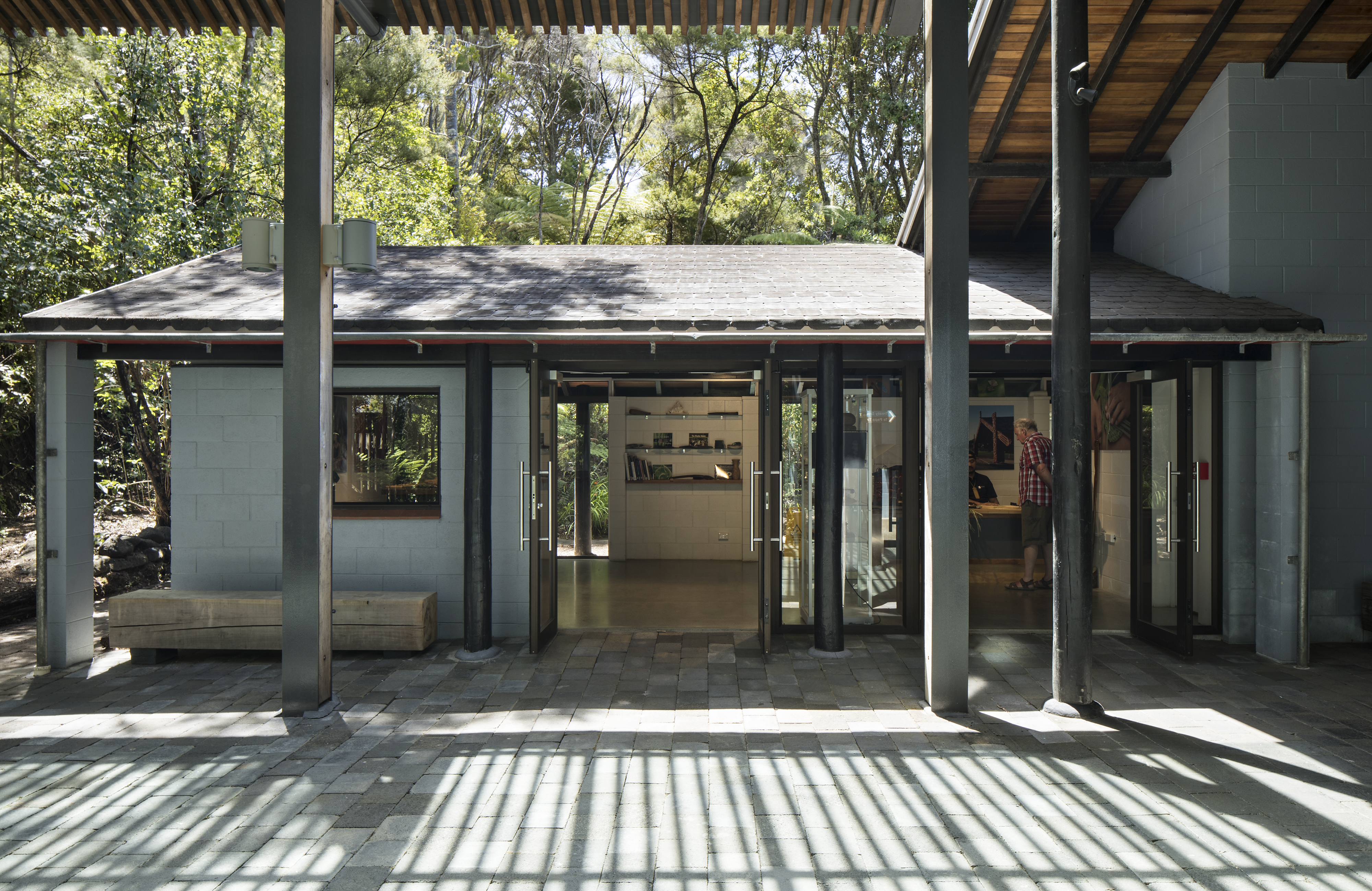 waitangi-visitors-centre-carving-studio-ext-4-of-8