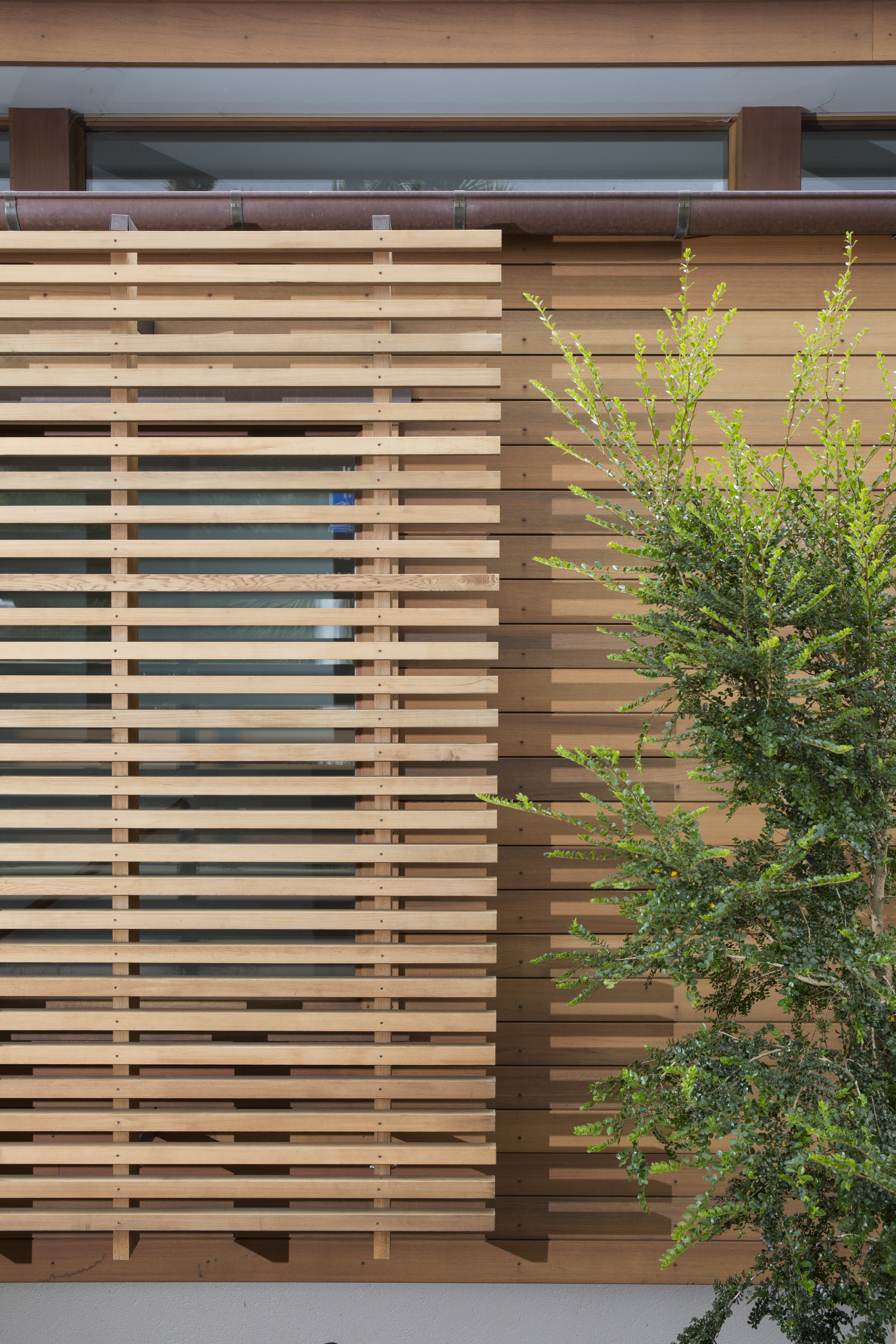 brownville-crescent-slatted-screen-detail-10-of-10