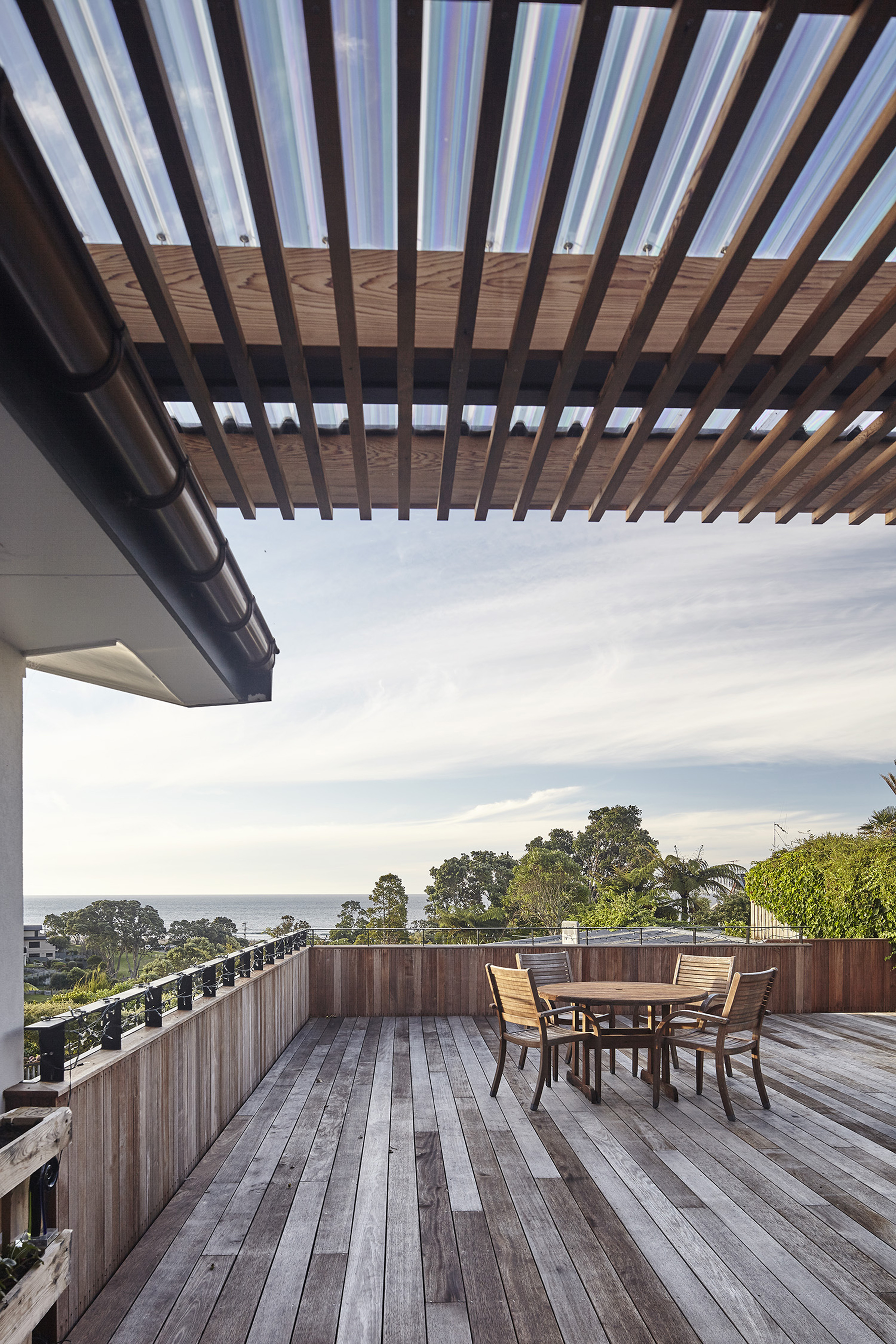 barbourhouse-exteriordeck-3-of-10