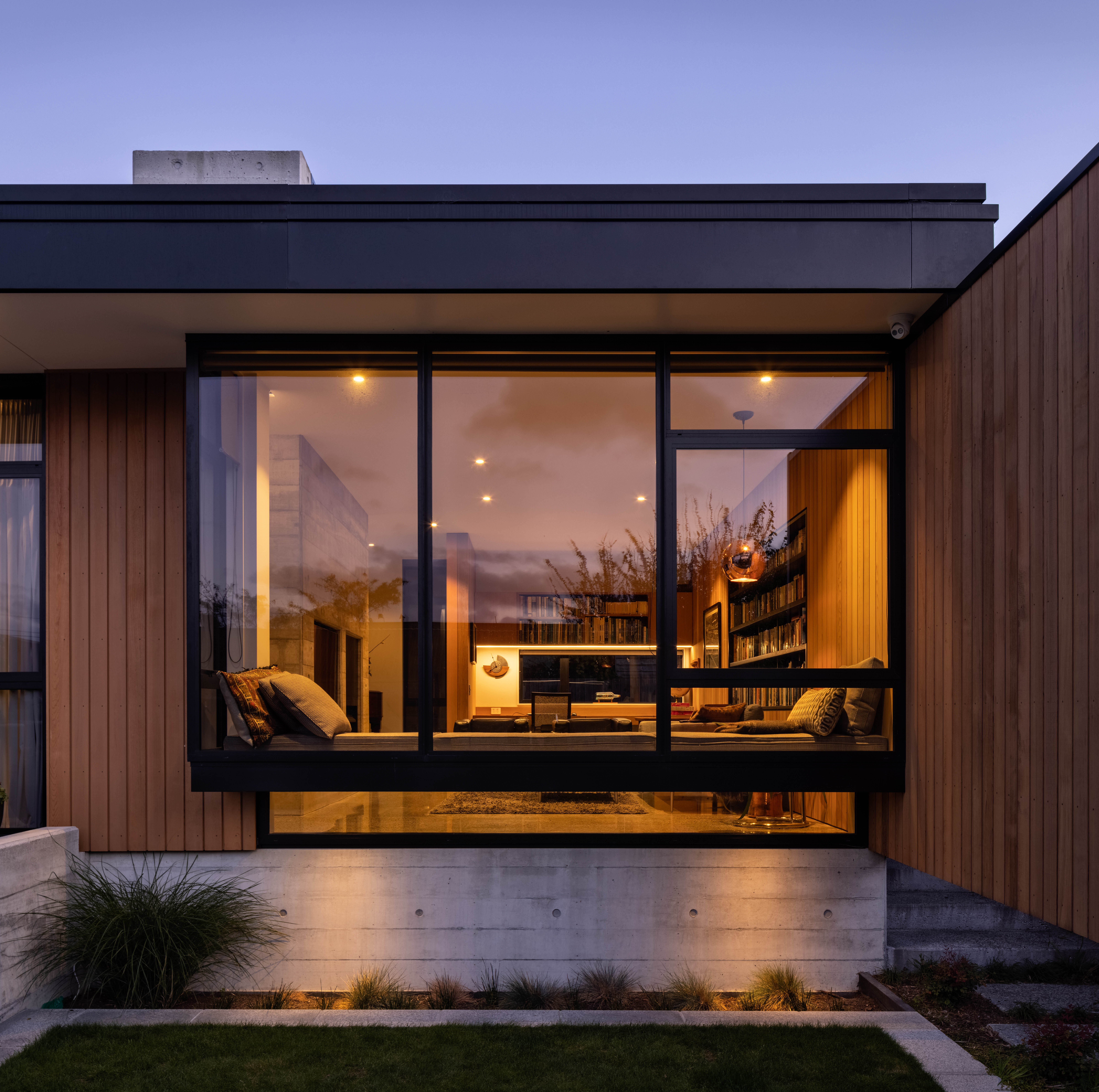 Matipo House_Living Space 2 from outside_Simon Devitt 05.jpg