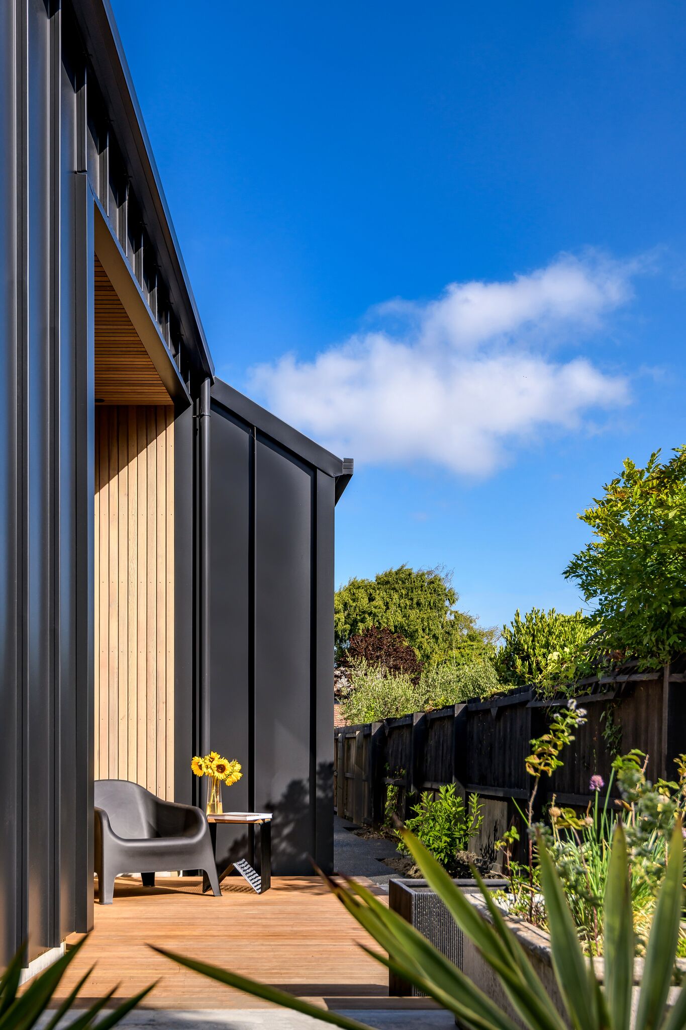 Hawthorne St House_West Deck_5 of 10