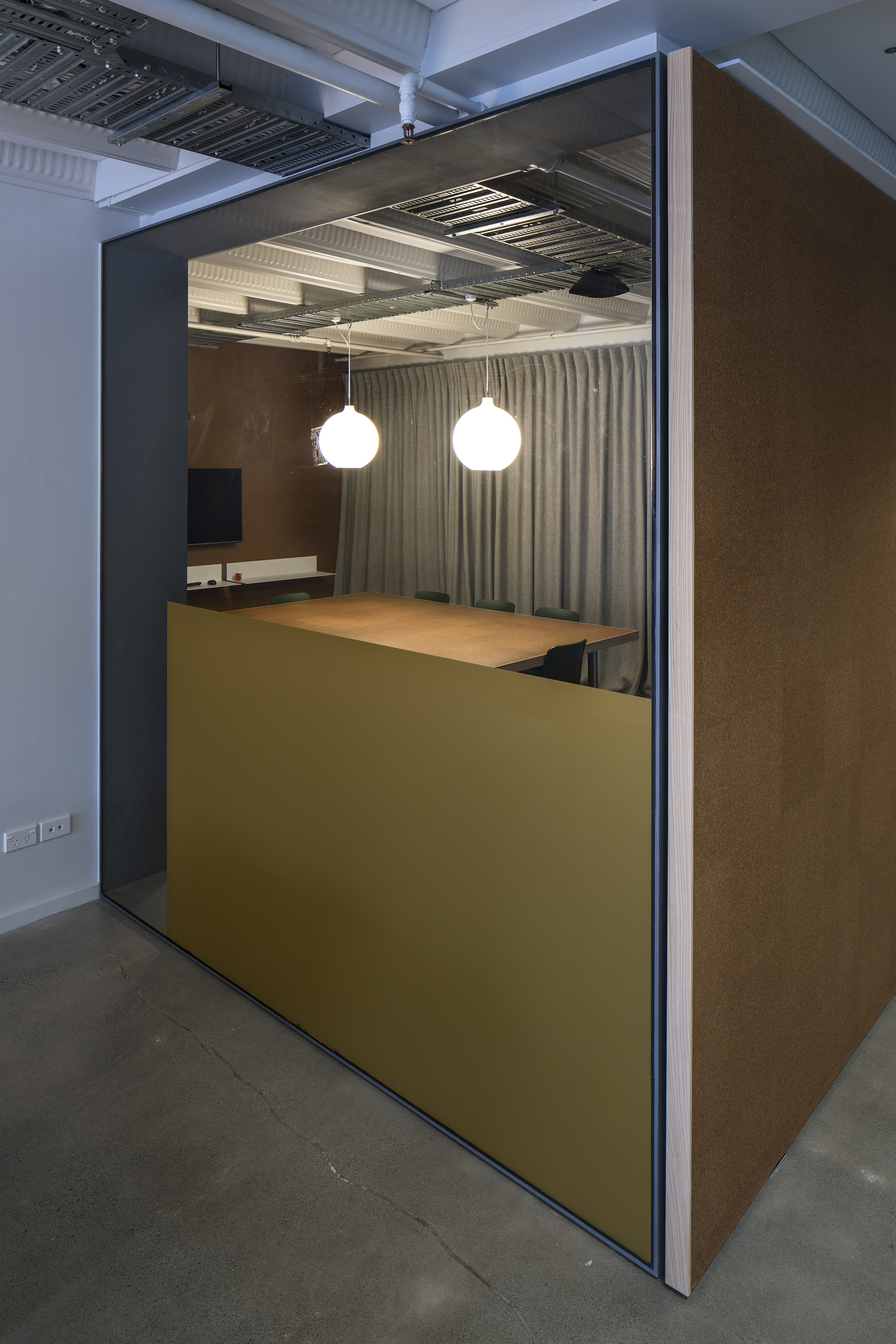 architectureplus-office-fitout-meeting-room-6of9