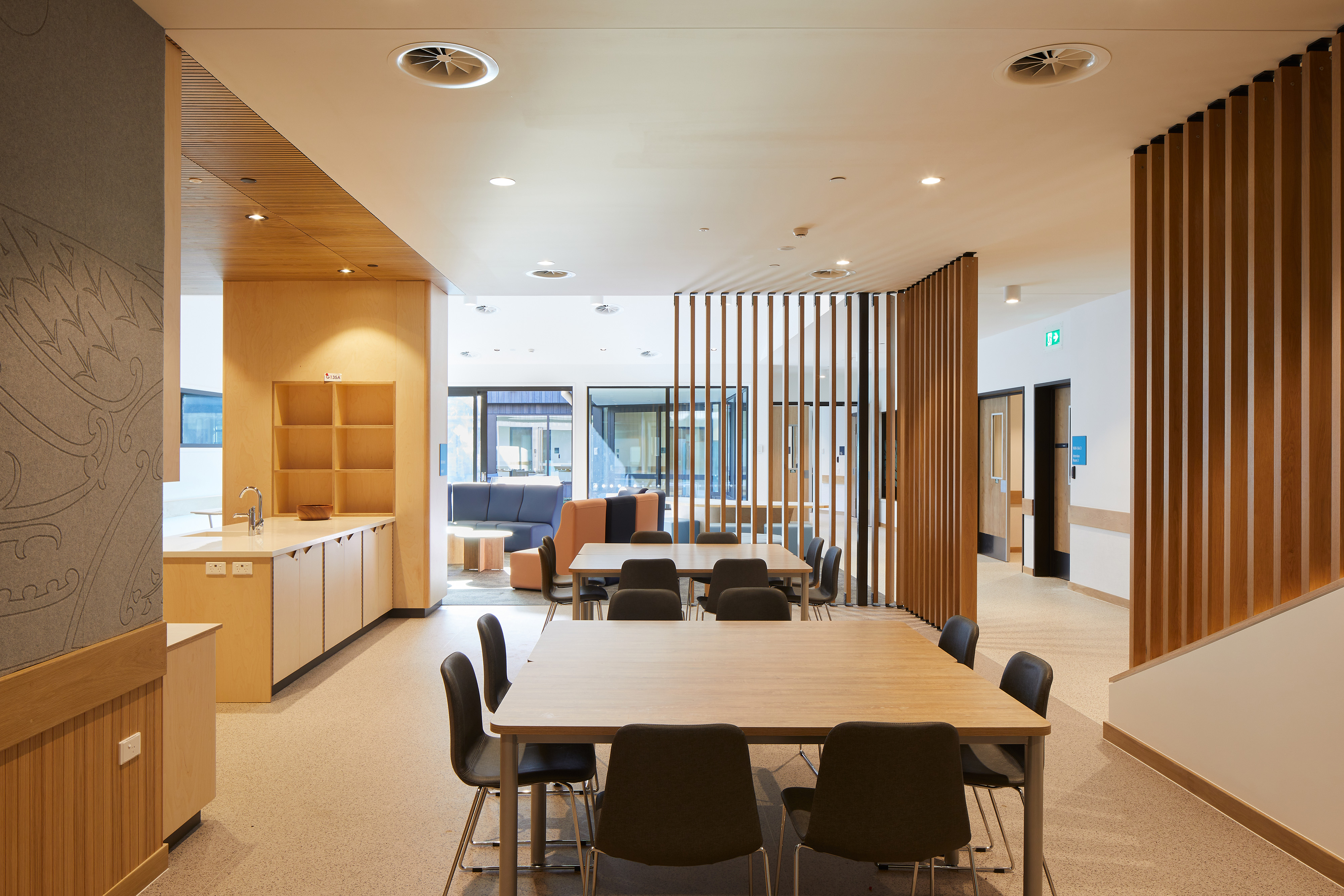 Hillmorton SMHS_Youth and Adolescent Unit Lounge and Dining_Sarah Rowlands_05.jpg