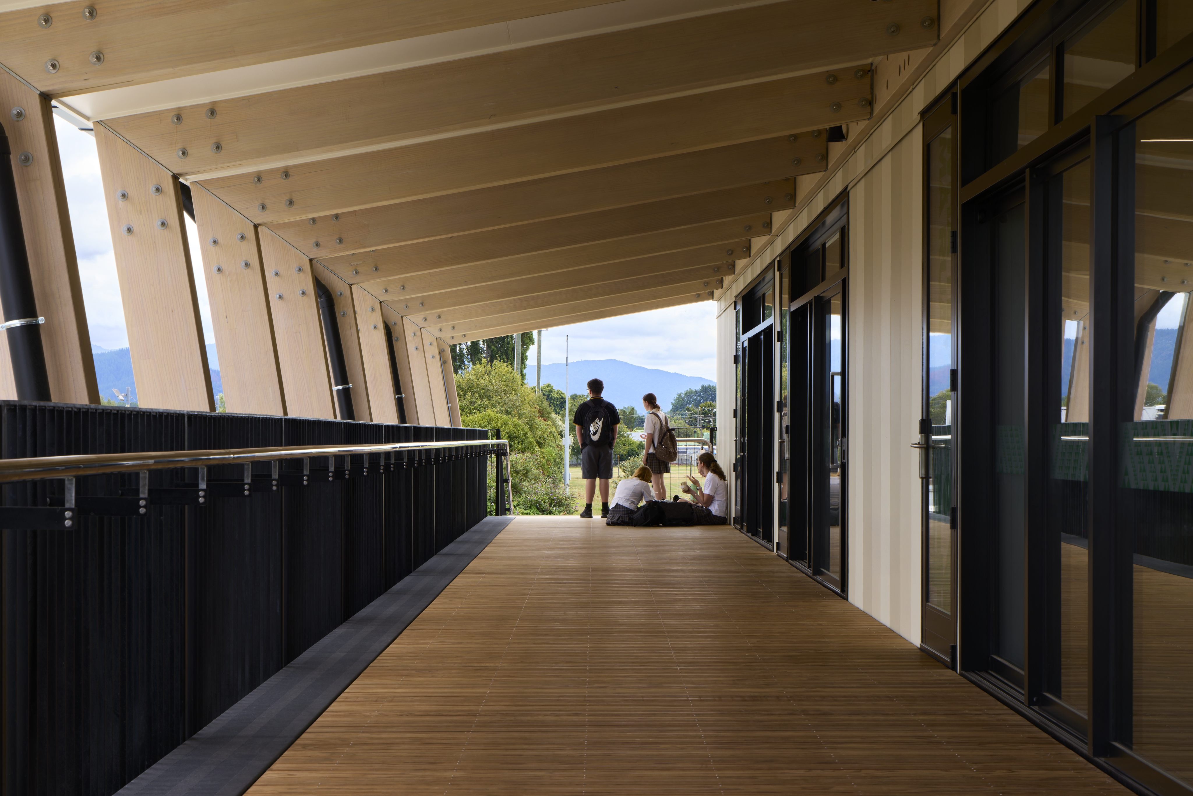 R5MLGAJMWK5PCXO_Tawhaki_Nui_a_Hema_Upper_deck_looking_north_Jason_Mann_Photography_3.jpg