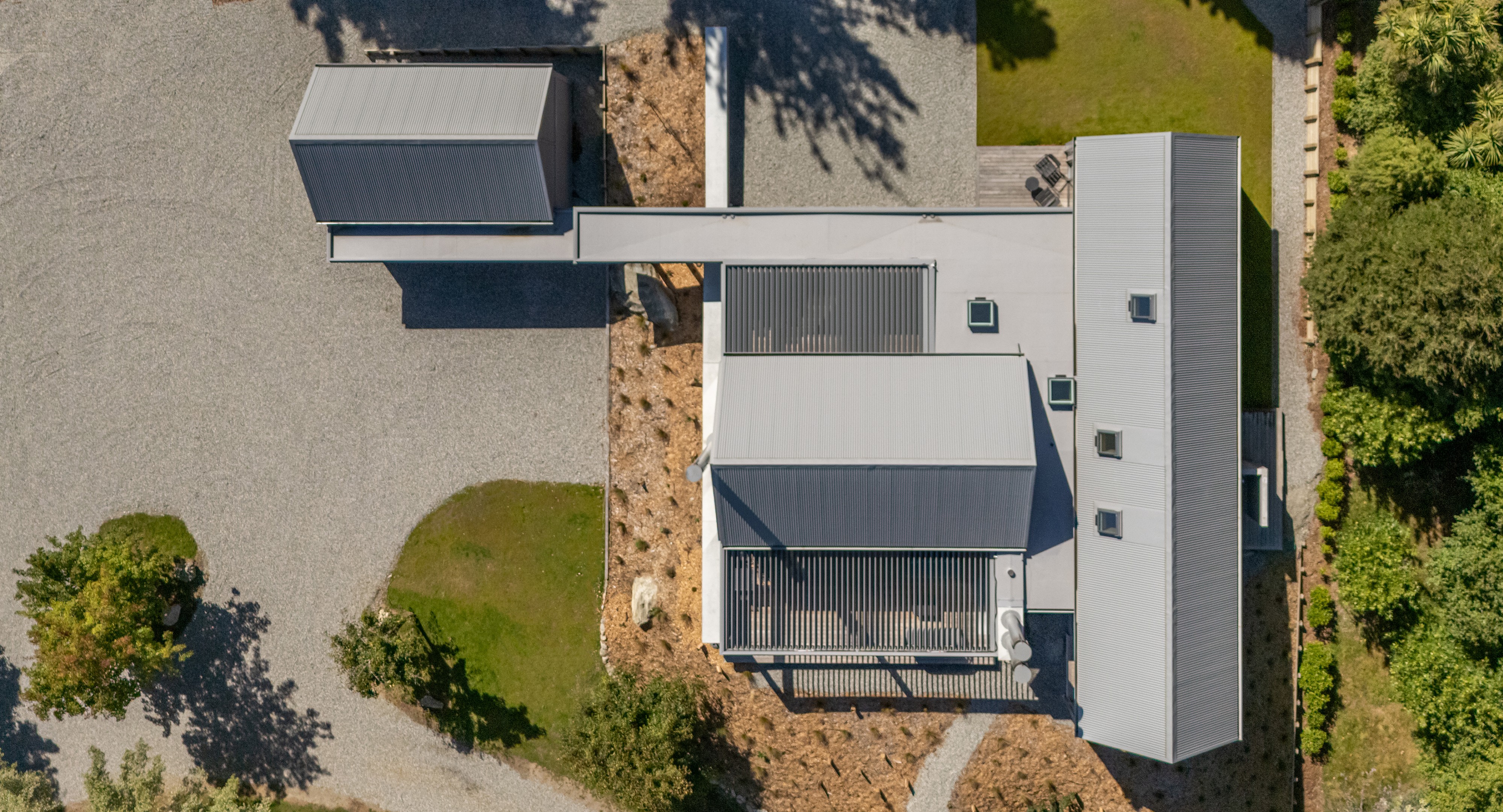 BVQYB9FFF9OO1NR_Corrugated_Crib_-_Aerial_Image_Showing_3_Primary_Gables_-_John_Williams_Photographer_-_010.jpg