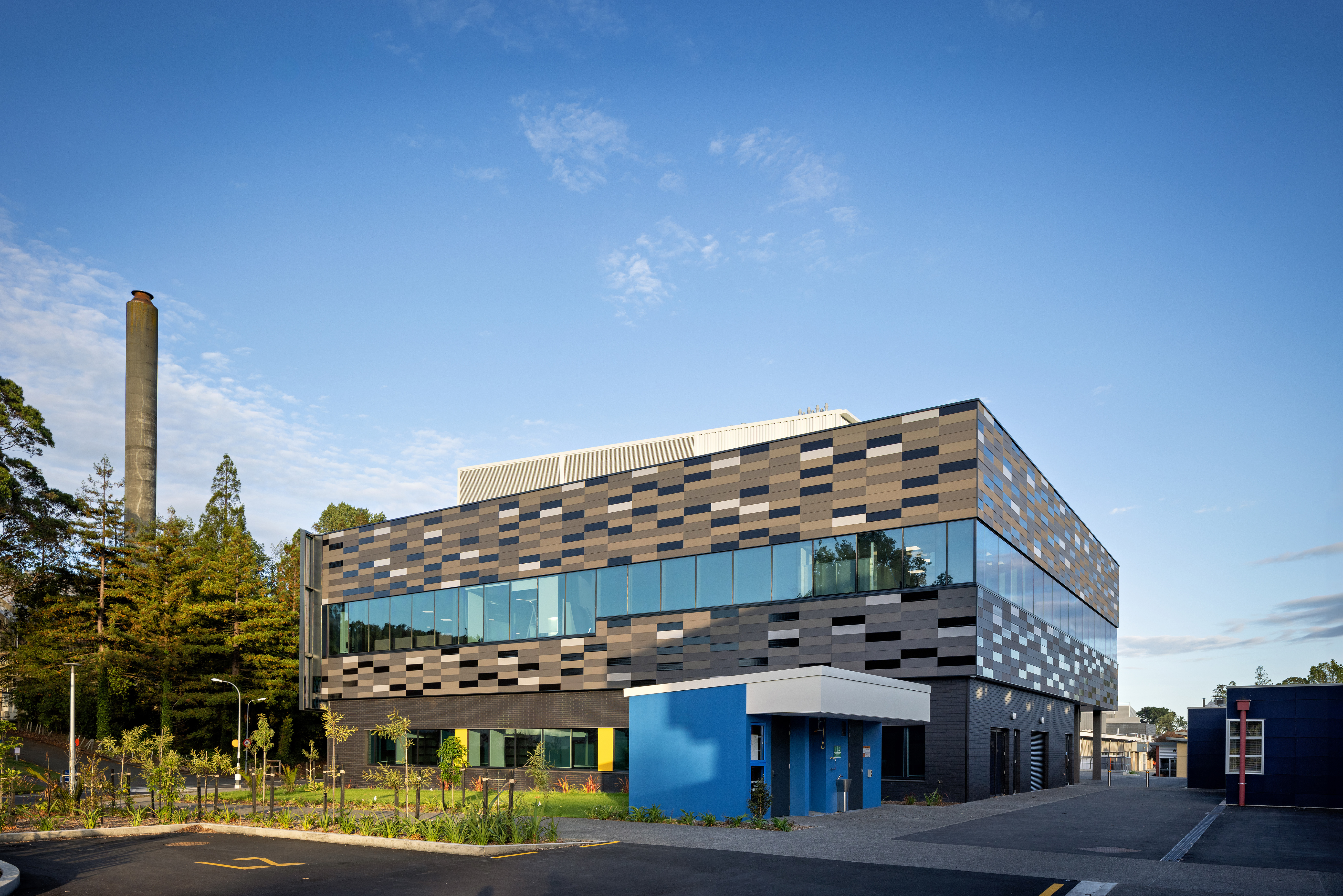 IPUXF3VA2BJP7QS_Ngā_Huia_Massey_University_School_of_Veterinary_Science_Paul_McCredie_3.jpg