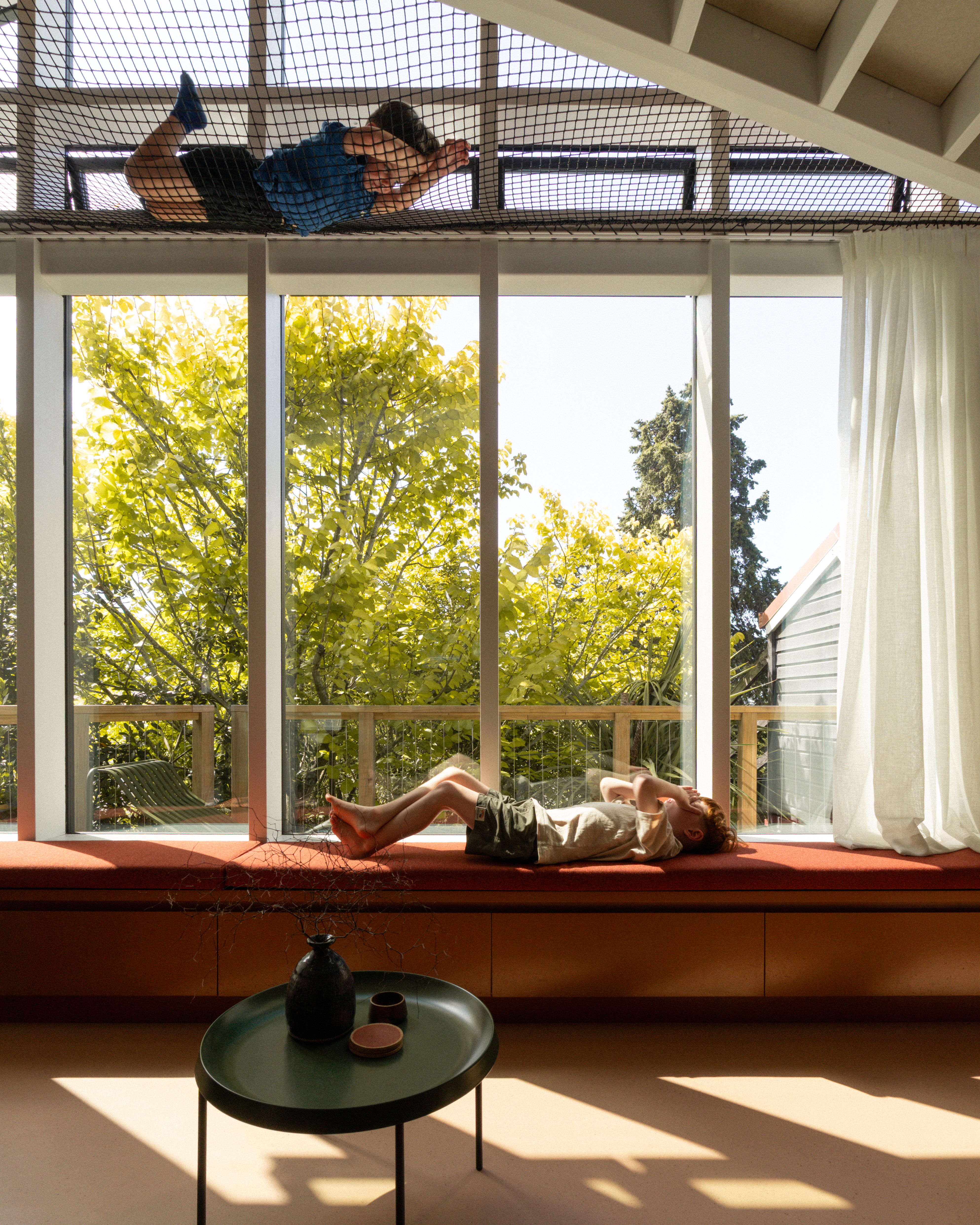 E77MKAEEGURRY1Q_Kereru_Corner_Living_Room_and_Loft_Net_Geordie_Shaw_04.jpg