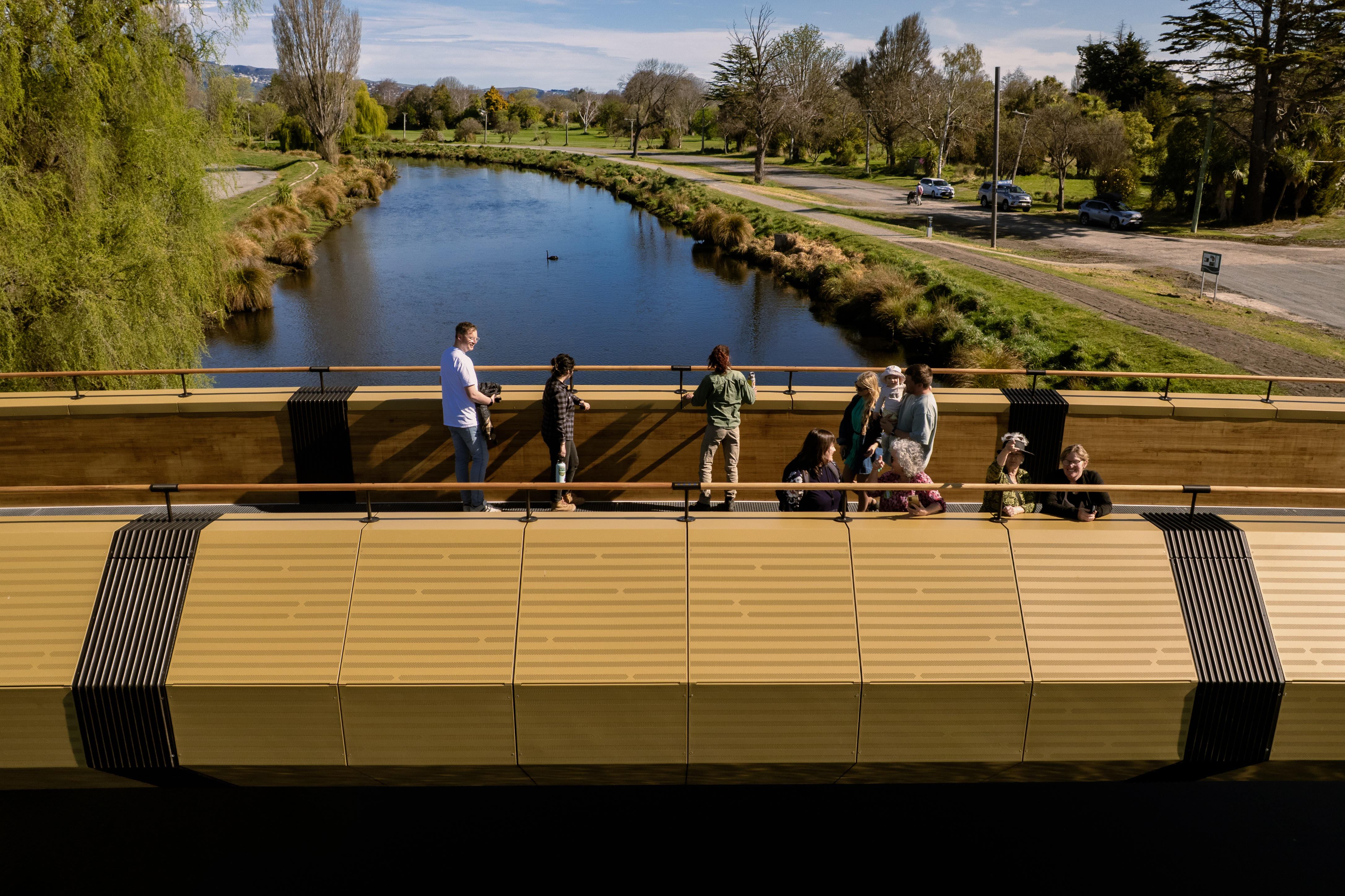 8Q6P1DV7O8EZYDC_Dallington_Bridge_Main_Path_Kirk_Hargreaves_for_Christchurch_City_Council_4.jpg