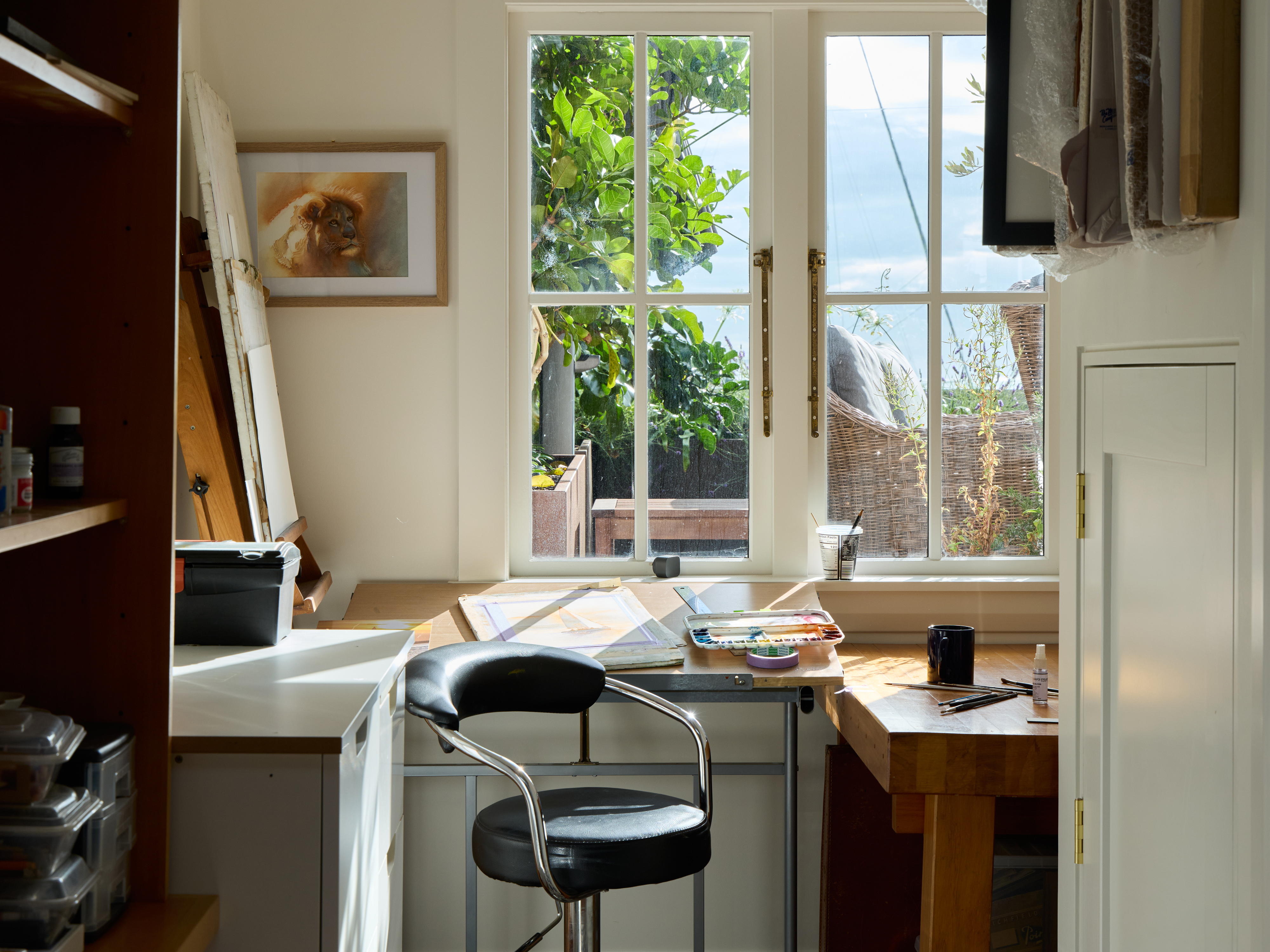 XKDLLF6X5U4J5I4_The_Red_Cottage_Art_Studio_Sarah_Rowlands_Photography_8.jpg