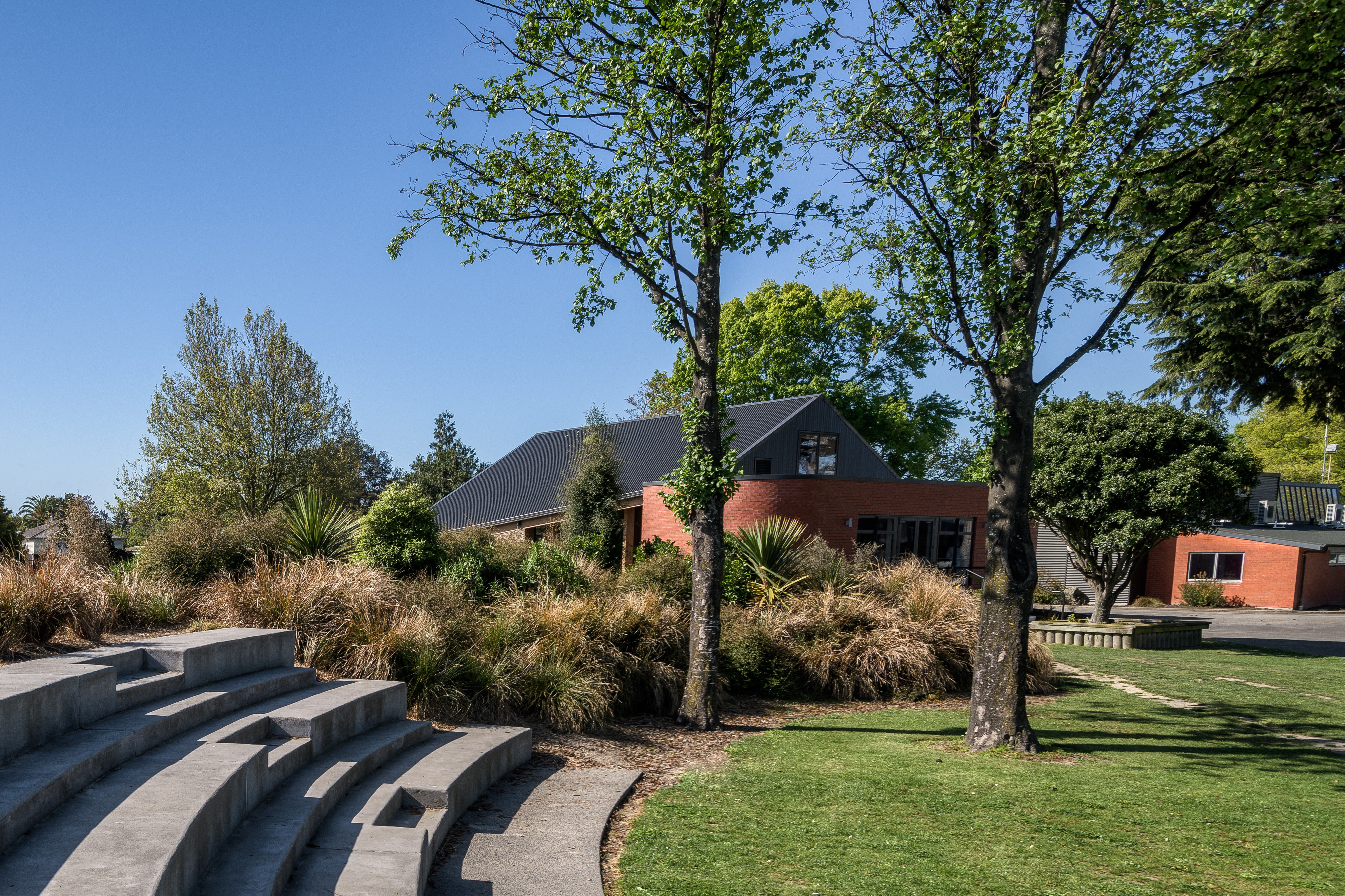 8NCUQ7XK7XK03QP_Te_ao_Marama_Rangiora_High_School_South_West_View_Anthony_Turnham_4.jpg