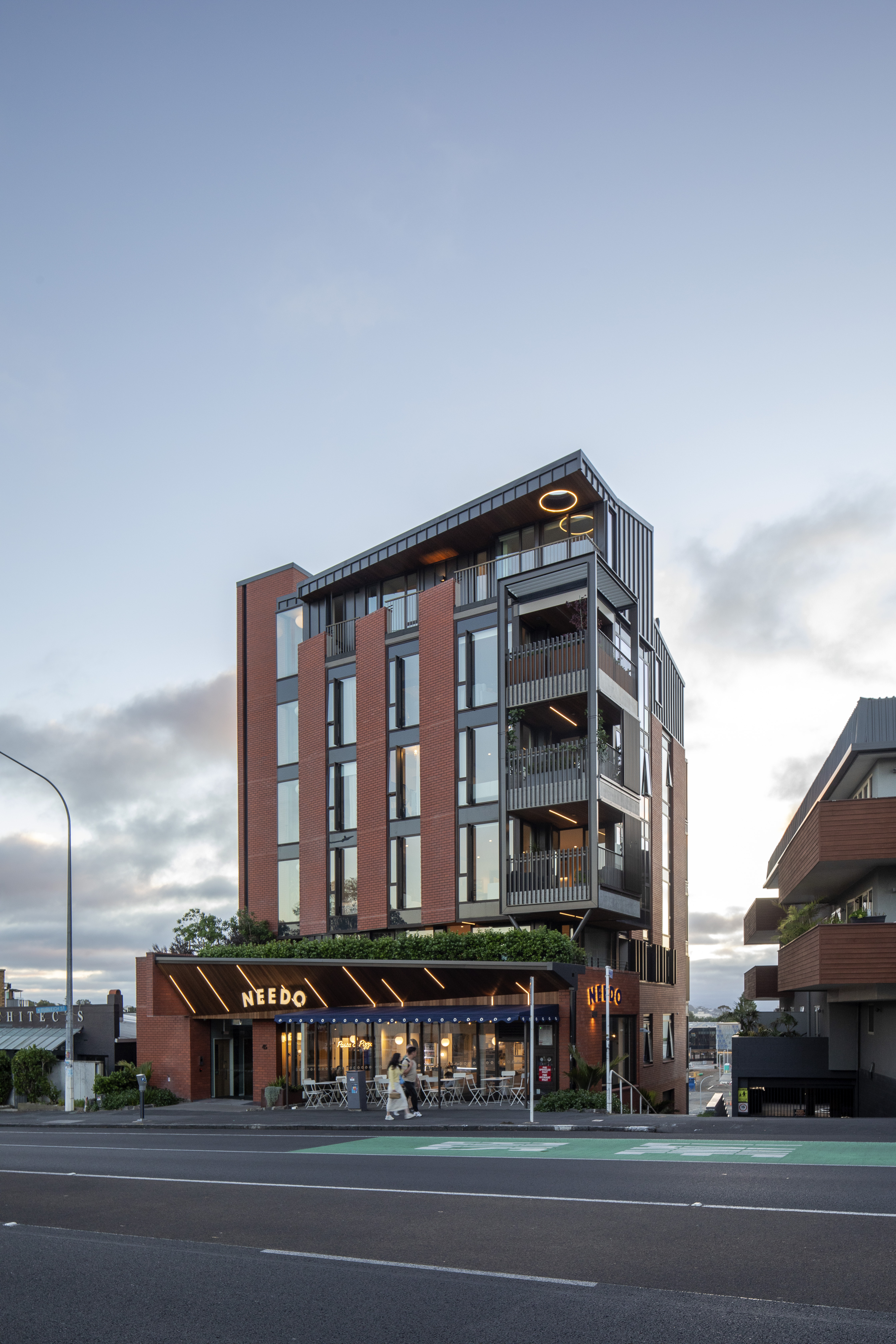 0ONYDLCCKSKZIS8_45_Mt_Eden_Front_Exterior_East_Elevation_Patrick_Reynolds_9.jpg