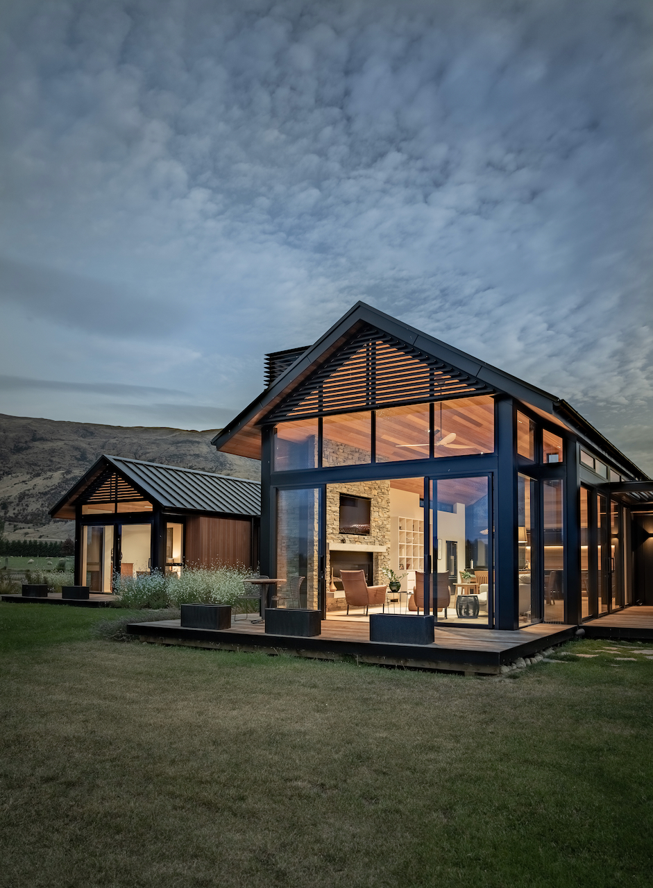 Hillend Station House