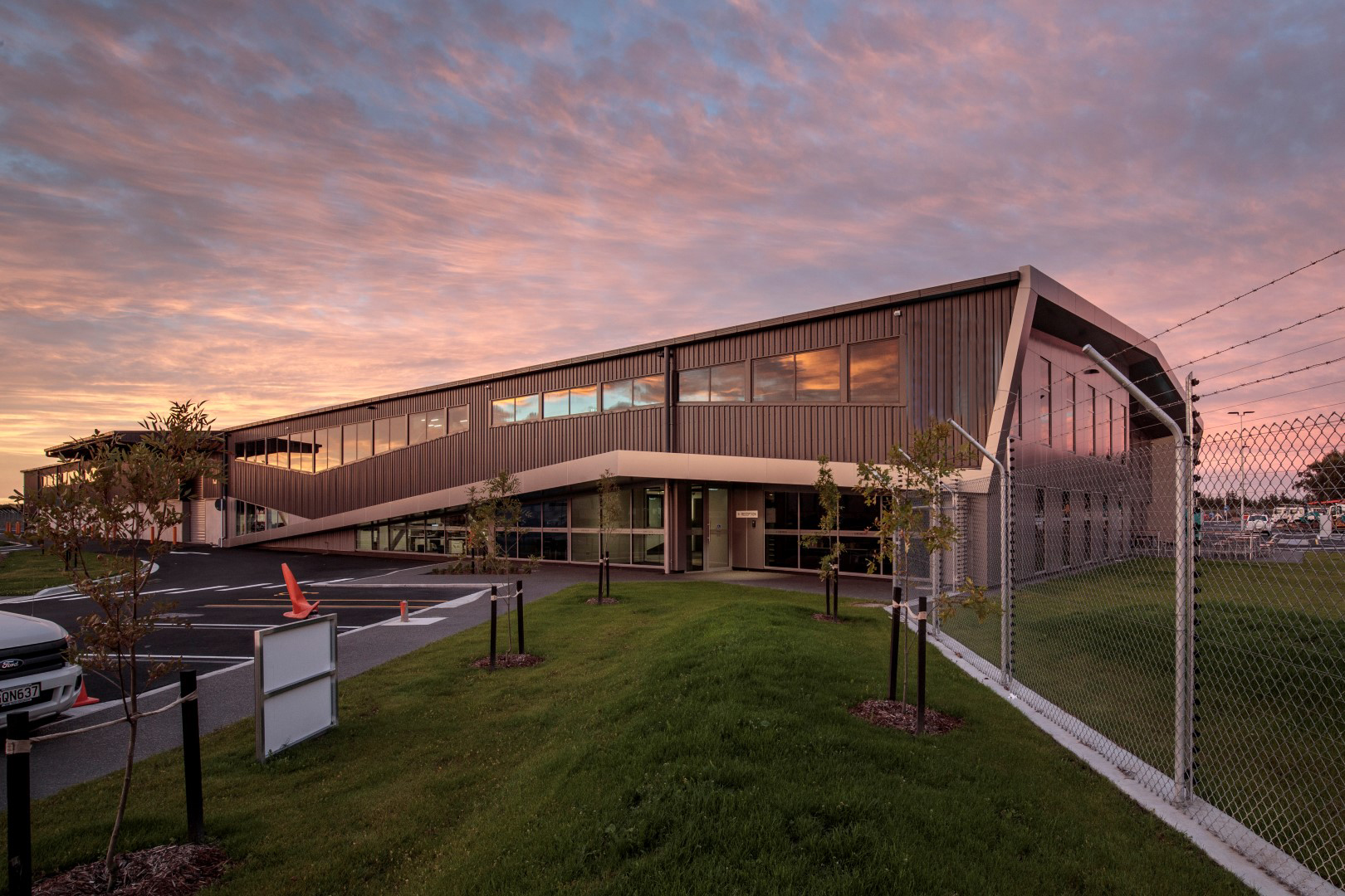 NLD332-180213 (Large) - logo removed.jpg