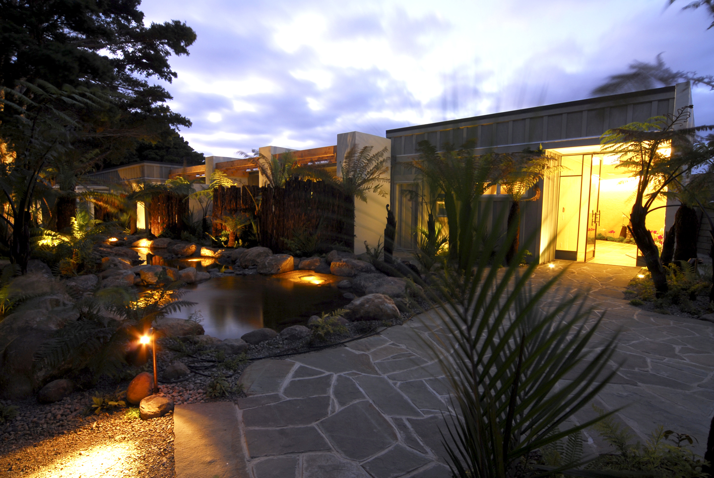 0056_entrance evening.JPG