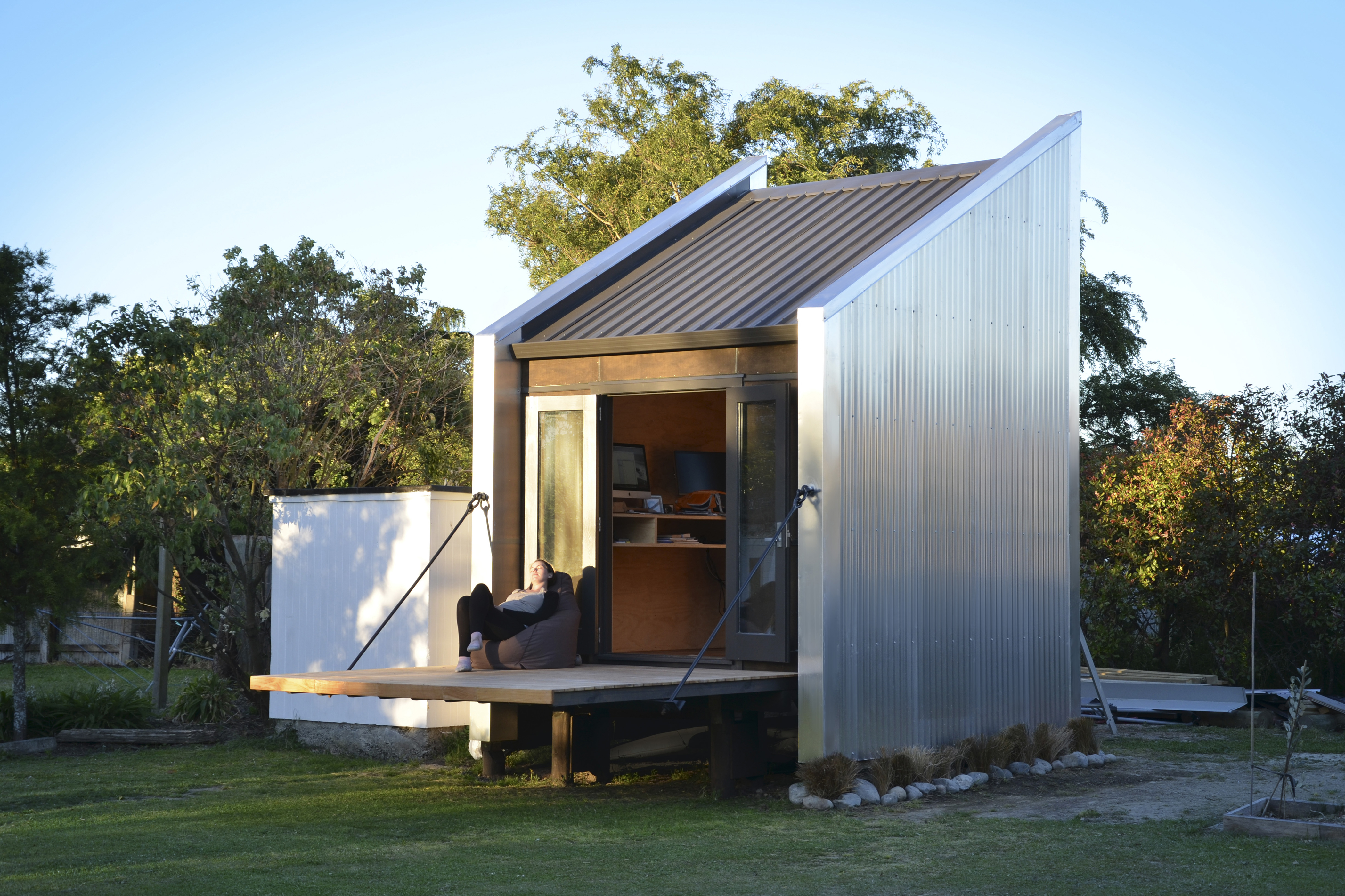 MartinboroughArtistsStudio_1SWdeckSun_1 of 7.jpg